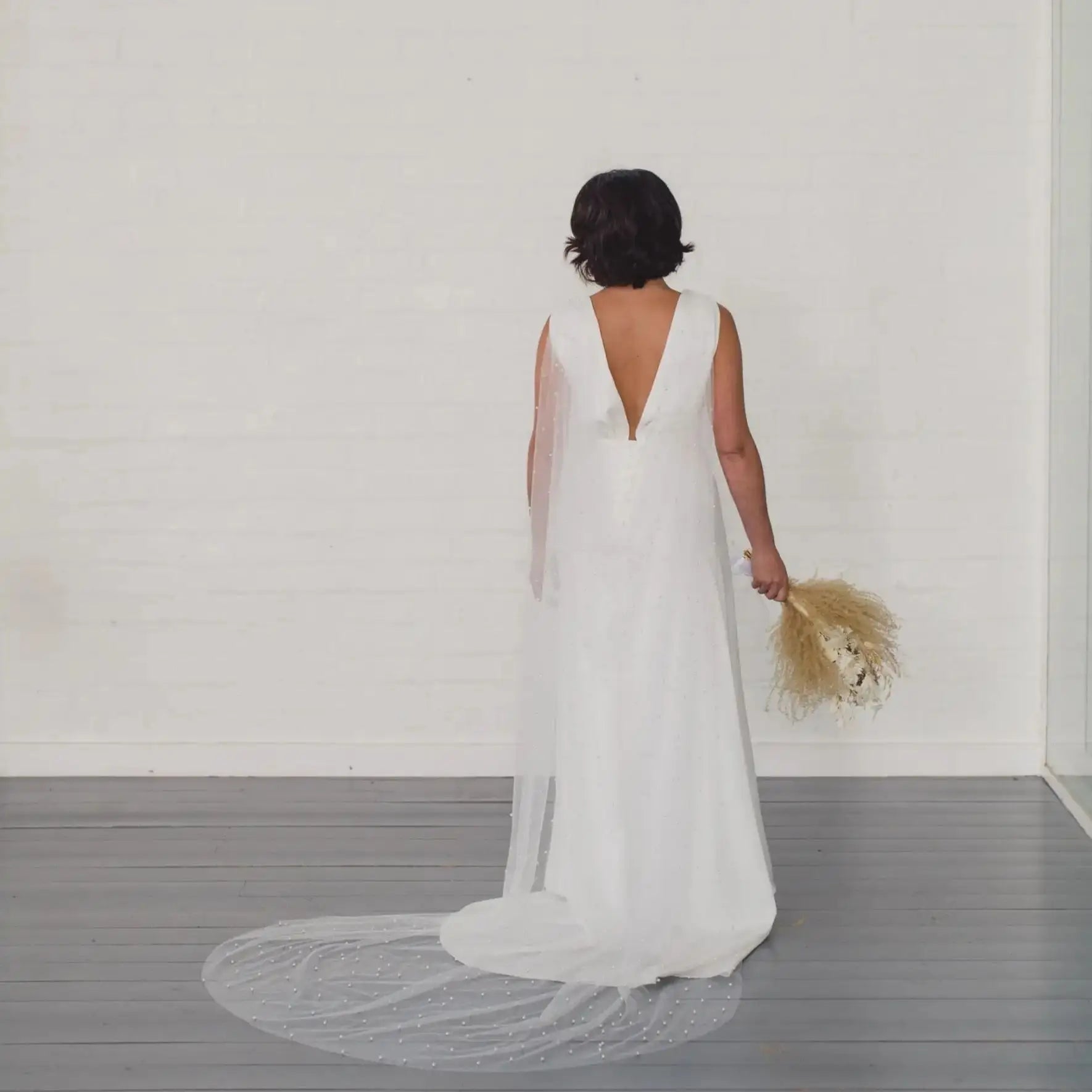 Elegant Beaded Pearl Bridal Cape Veil Off Shoulder Bolero Shawl Wedding Jacket