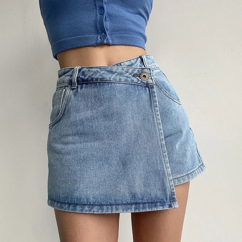 Elegant Slimming High-waisted A- line Denim Shorts Light Color Two-piece Illusion Design Slim Fit
