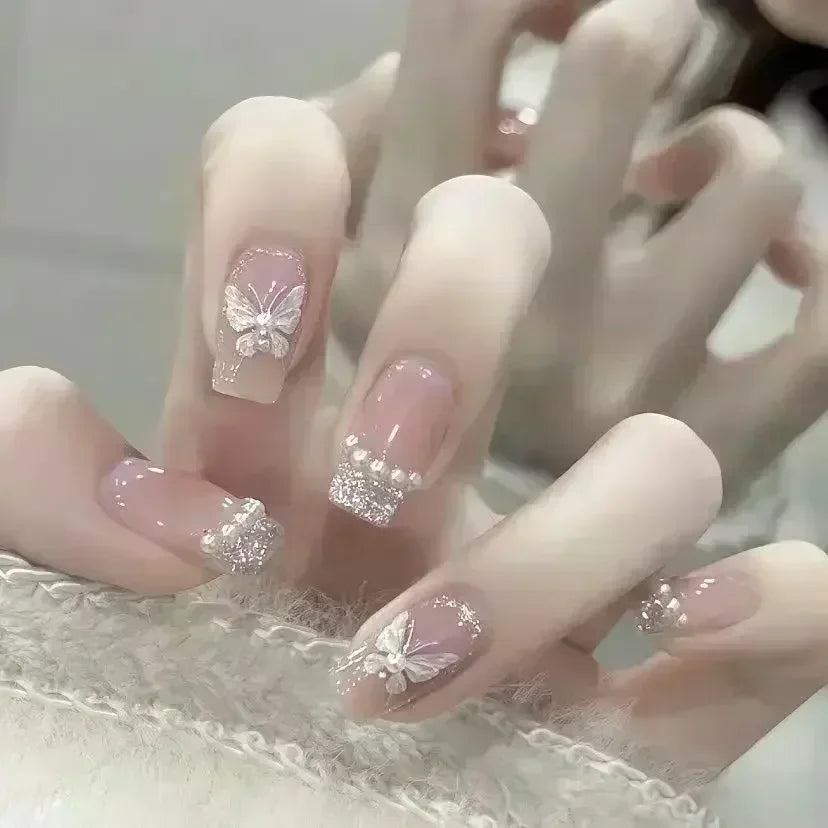 24Pcs Glitter Diamond Press On Nails Sweet Cute Girl Acrylic Nails Full Cover Short Square Fake Nails Wearable Manicure Nail Tip