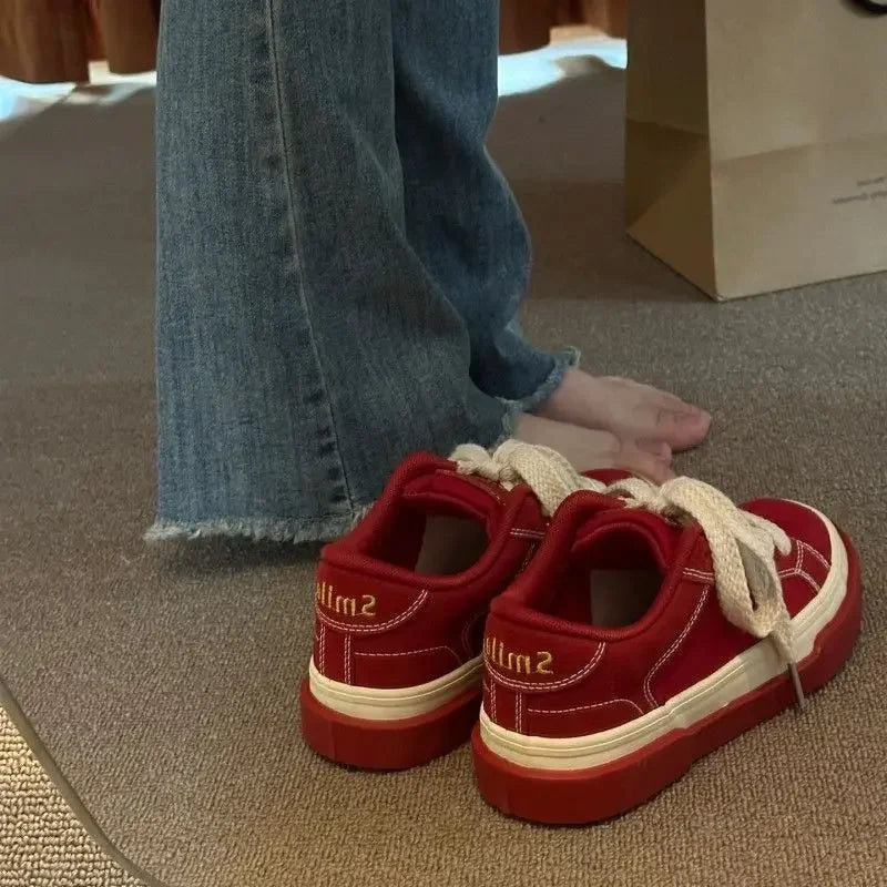 Vintage Red Canvas Low-top jogging Sneakers Casual Letter Embroidery Skateboard Shoes Students Flat outdoor trainers