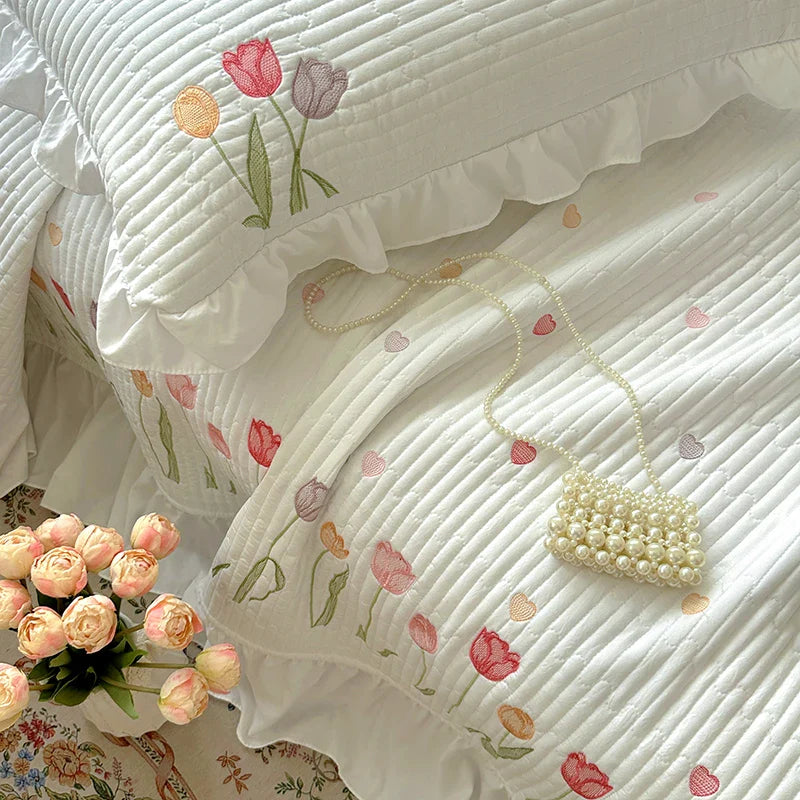Quilt Bedding Set,white Lightweight Soft Bedspread, embroidery tulip Coverlet Sets,3 Piece(1 Quilt,2 Pillow Shams