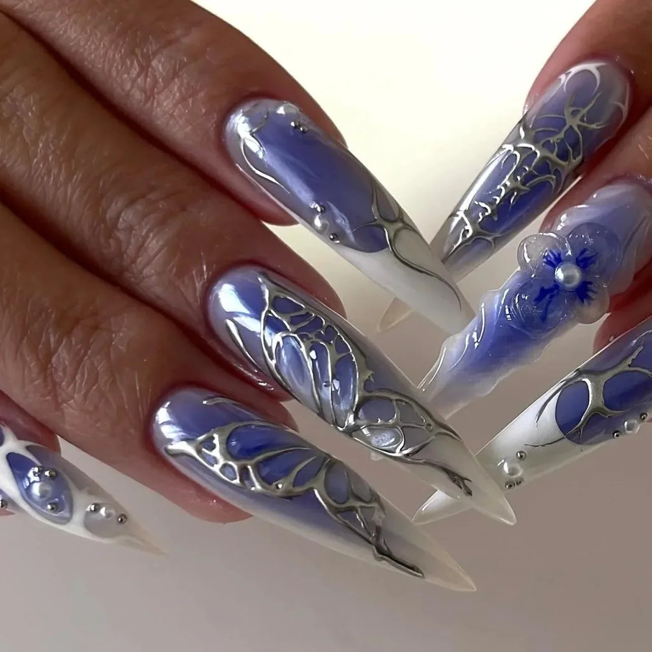 Red Y2K Wearable Nail Art Chic Silver Butterfly Love Metal Bead Almond False Nails Detachable Finished Fake Nails Press on Nails