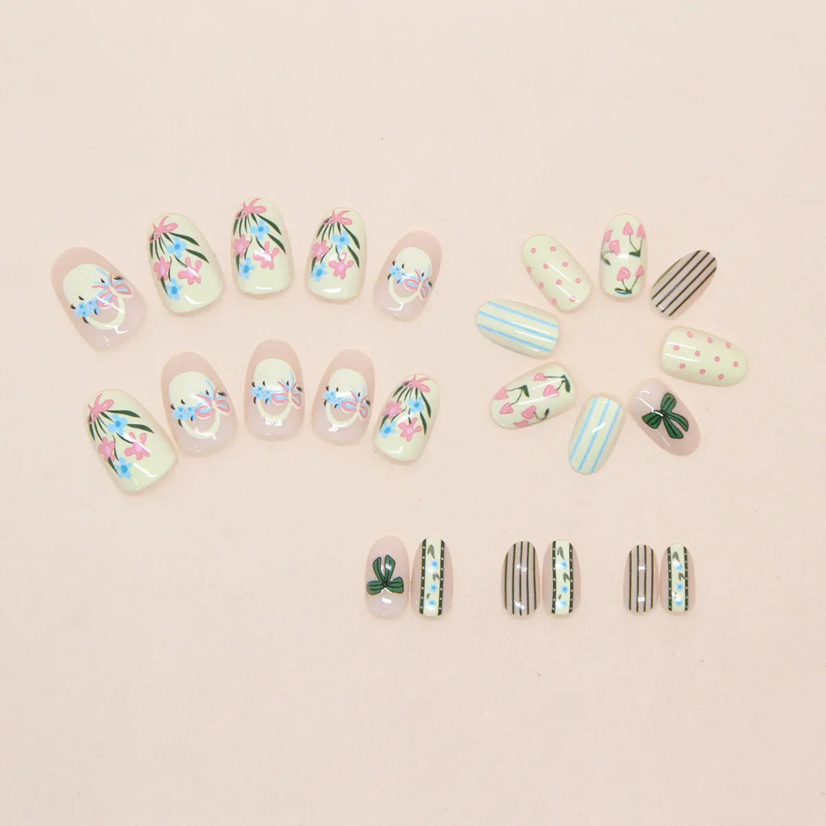 Short Round Head Fake Nails Sweet Strawberry Cherry Flower Bowknot Printed 24Pcs Press On Nails