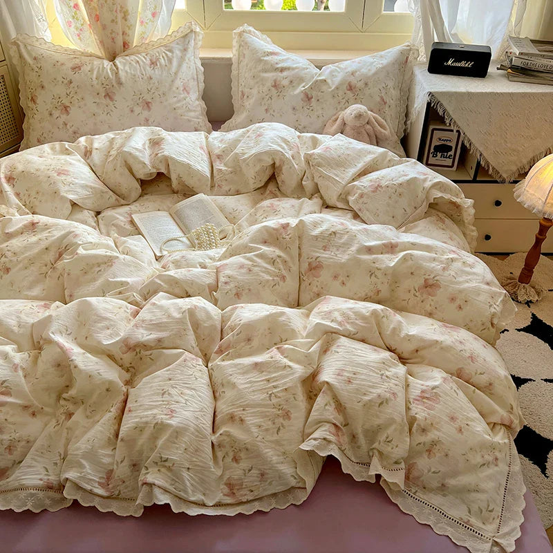 A 3-piece set of hollowed-out lace duvet covers, bedding including (1 duvet cover +2 pillowcases) without cores, comfortable
