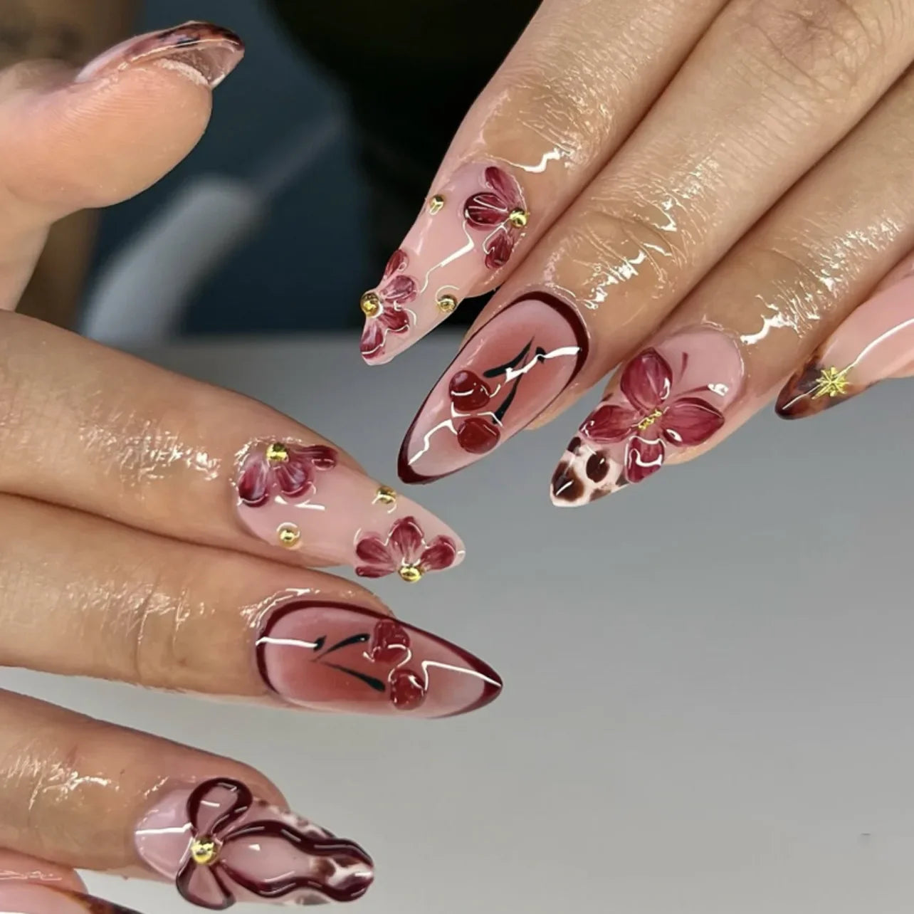 Red Y2K Wearable Nail Art Chic Silver Butterfly Love Metal Bead Almond False Nails Detachable Finished Fake Nails Press on Nails