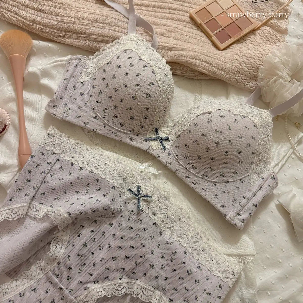 Teenage Lace Floral Bra Set Comfortable Non-steel Ring Beauty Back Small Breasts Gathered up Support Anti-Sagging Bra Set
