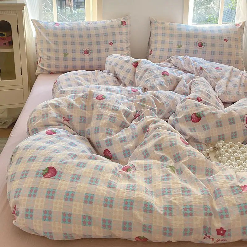 Ins Girls Strawberry Bedding Sets Queen Size Bed Sheet Set Duvet Cover Set With Pillowcase No Filling