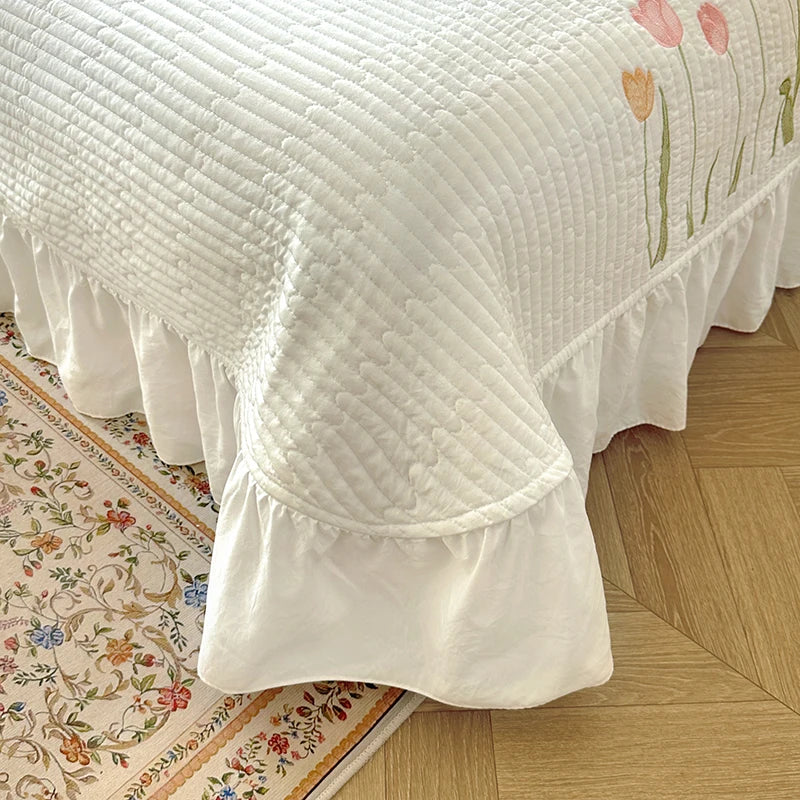 Quilt Bedding Set,white Lightweight Soft Bedspread, embroidery tulip Coverlet Sets,3 Piece(1 Quilt,2 Pillow Shams