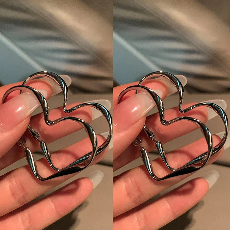 Trendy 1Pair Lovely Personality Exaggerated Hollow Heart Design Earring Cuff