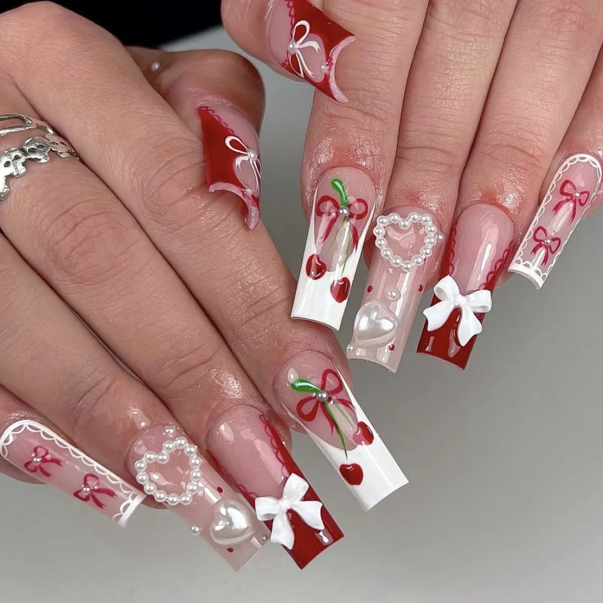 24pcs Rhinestones Full Cover Nail Art Datachable Glitter French Press on Nails Tip Flower Long Square Fake Nail Pink False Nails