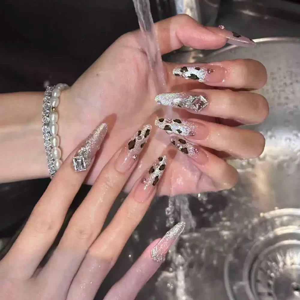 10Pcs Gentle Handwork Press On Nails French Style Flowers Butterfly Rhinestone Pearl Design Detachable False Nails Gift