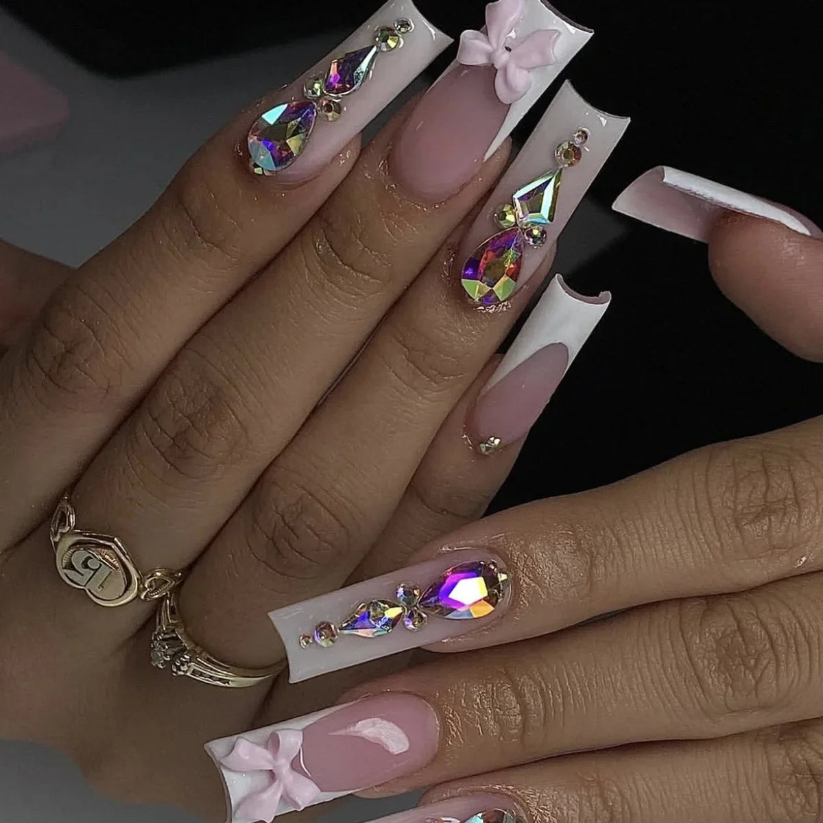 24pcs Rhinestones Full Cover Nail Art Datachable Glitter French Press on Nails Tip Flower Long Square Fake Nail Pink False Nails