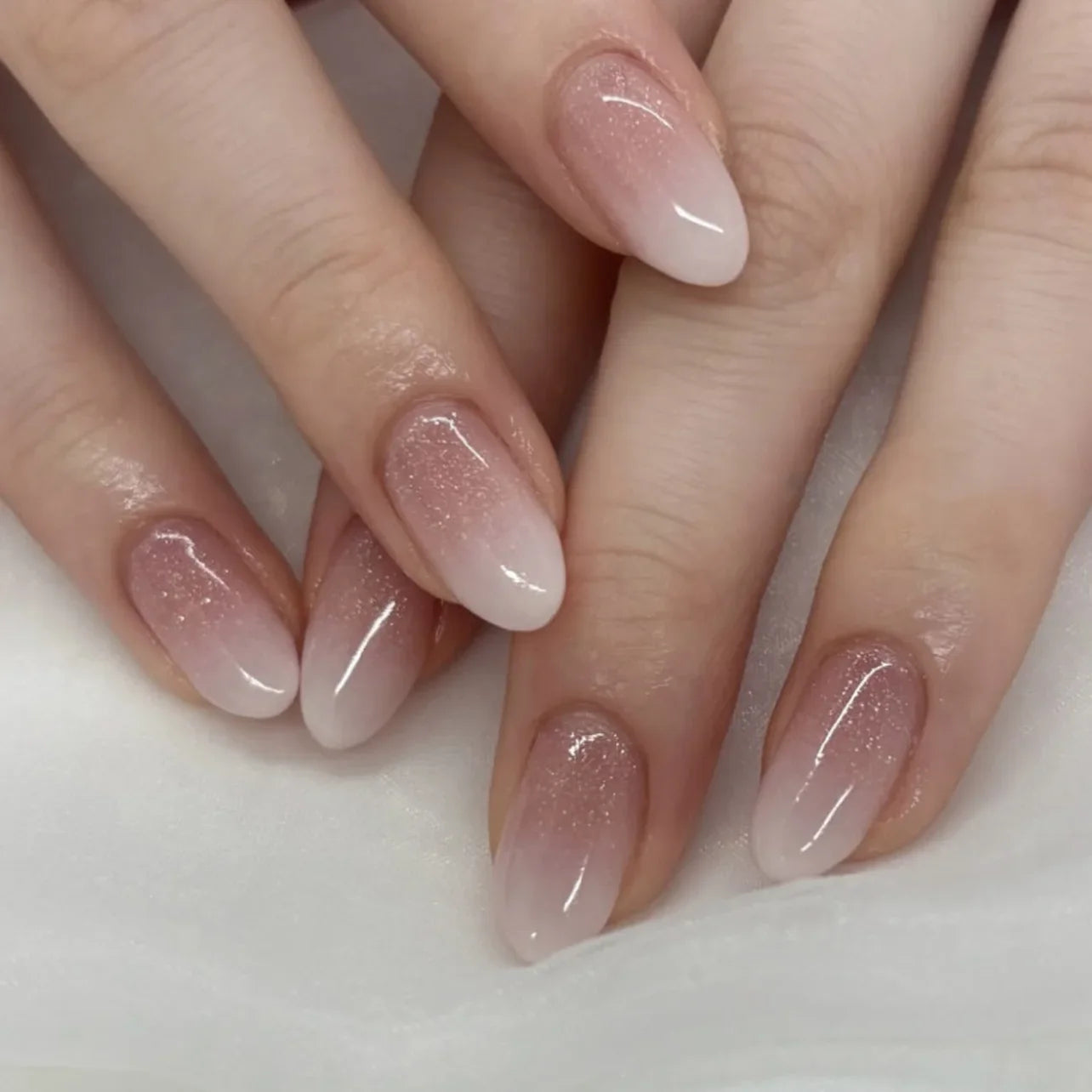 24Pcs Mid-length Almond Ballet False Nails Simple Cat Eye Design Press on Fake Nail Wearable Full Cover Nail Tips Manicure Tools