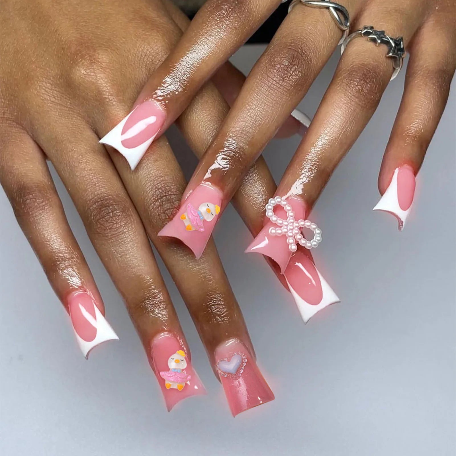 24pcs Duckbill Shaped Fake Nails Gold Butterfly Rhinestone Design False Nail Tips Wearable Full Cover French Press on Nails
