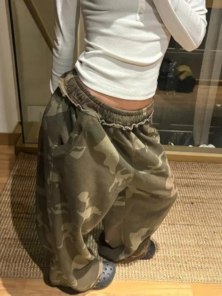 Army Green Camouflage Loose Sweatpants Stylish Street Straight Leg Sweatpants Harajuku Style Hip Hop Y2k Pants Streetwear