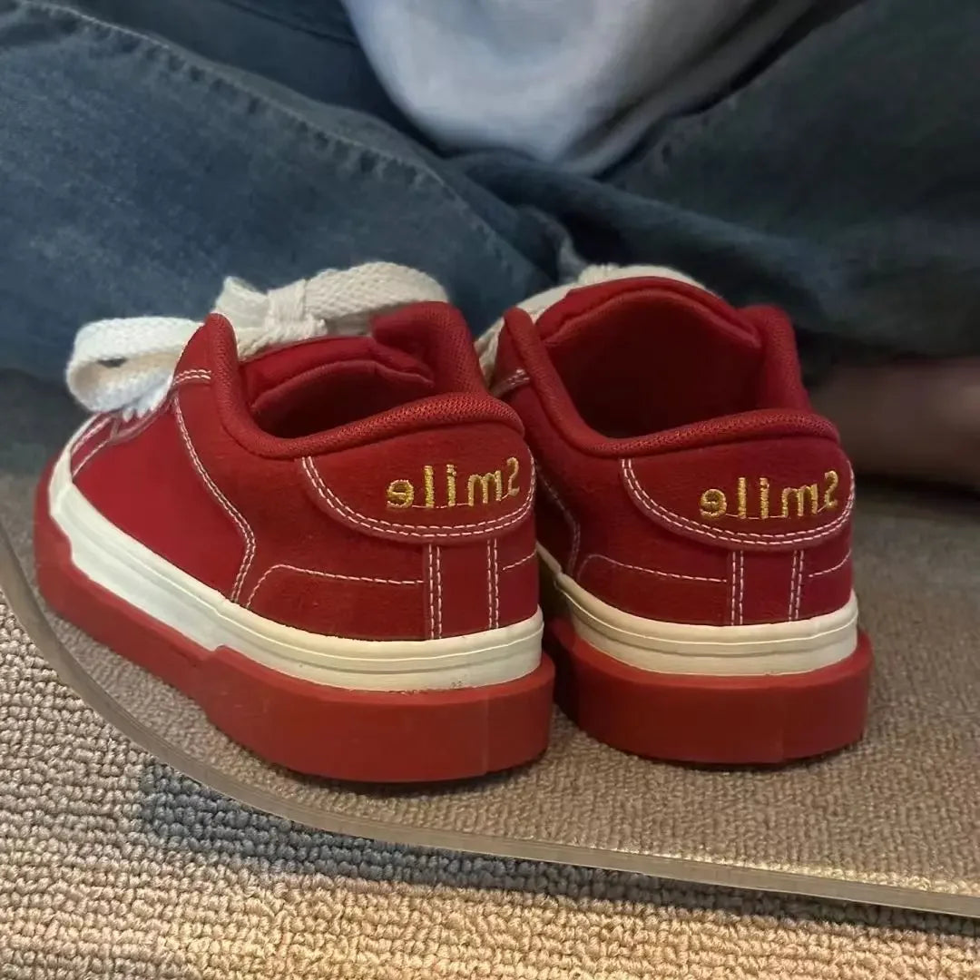 Vintage Red Canvas Low-top jogging Sneakers Casual Letter Embroidery Skateboard Shoes Students Flat outdoor trainers