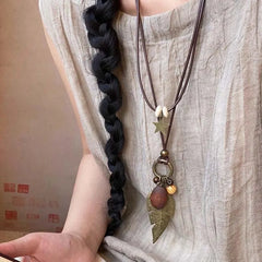 Chinese Style Feather Leaf Pendant Necklace Vintage Ethnic Double Layered Long Wax Ropse Sweater Chain Jewelry Gift