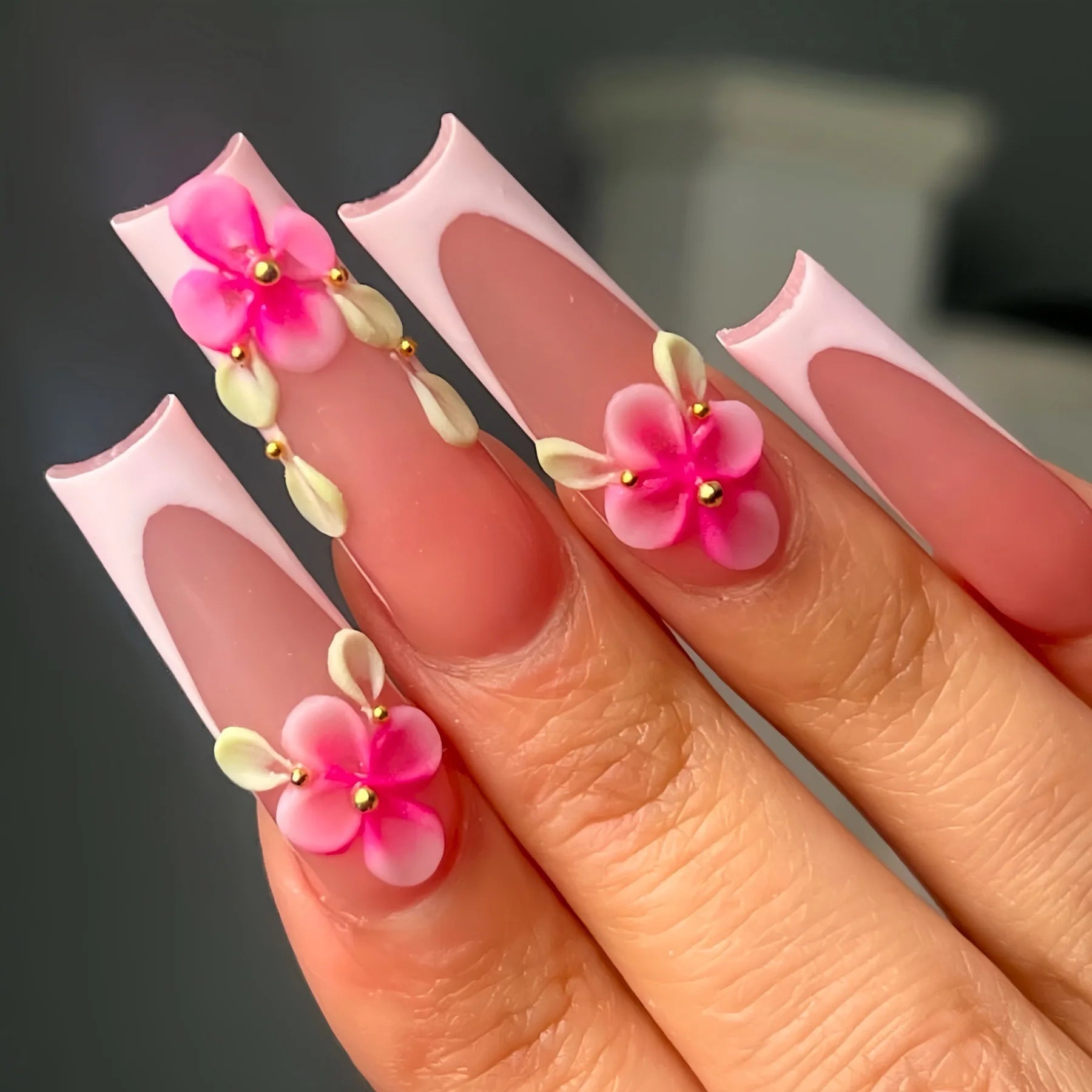 24pcs Rhinestones Full Cover Nail Art Datachable Glitter French Press on Nails Tip Flower Long Square Fake Nail Pink False Nails