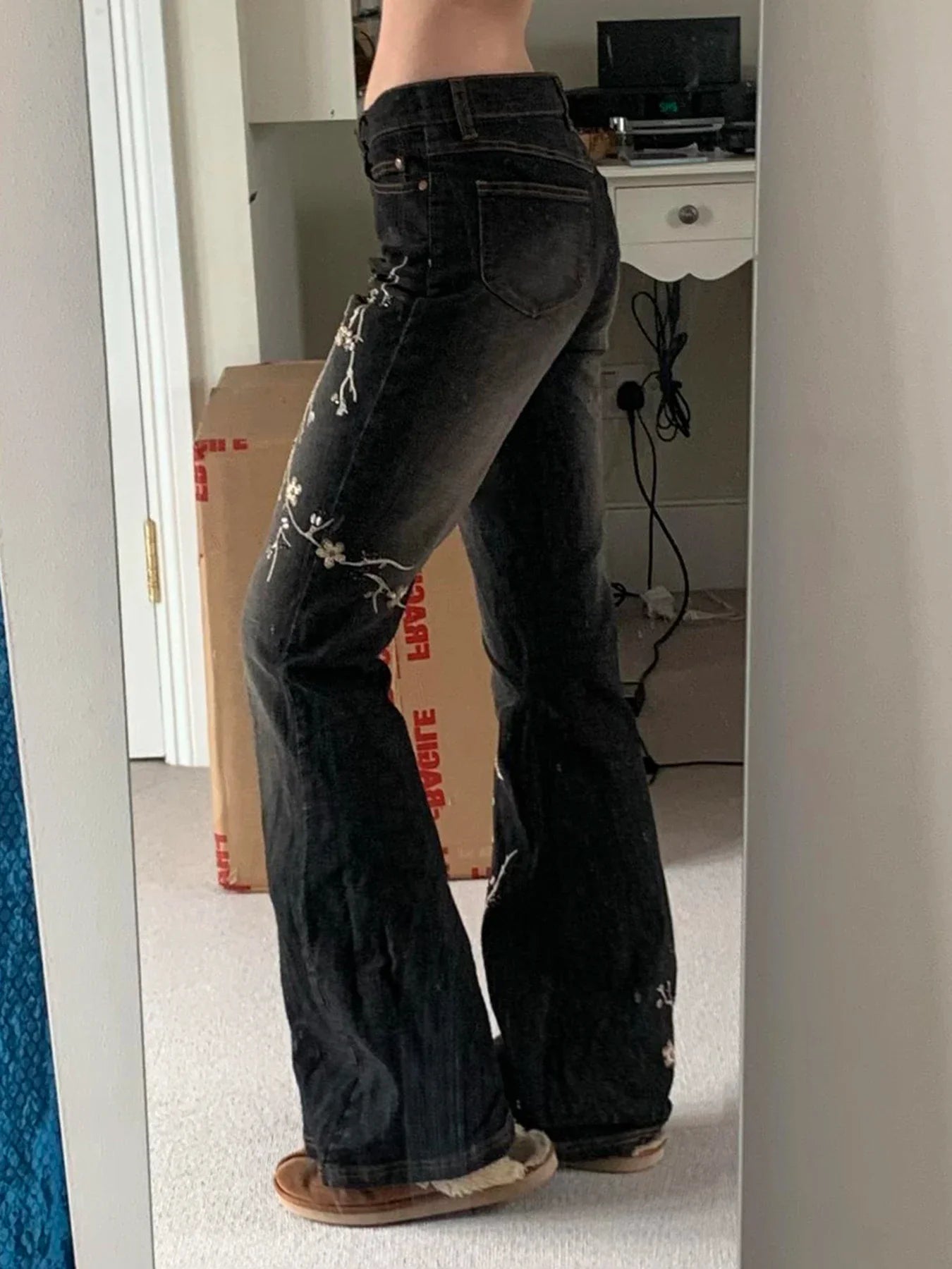 Weekeep Floral Embroidery Jeans Vintage 2000s Low Rise Flared Jeans Retro y2k Baggy Denim Pants High Street Basic Trousers