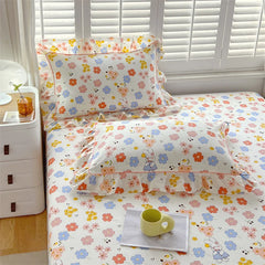 A pair of cotton printed pillowcases with ruffled edges, garden body pillowcases, bed pillowcases