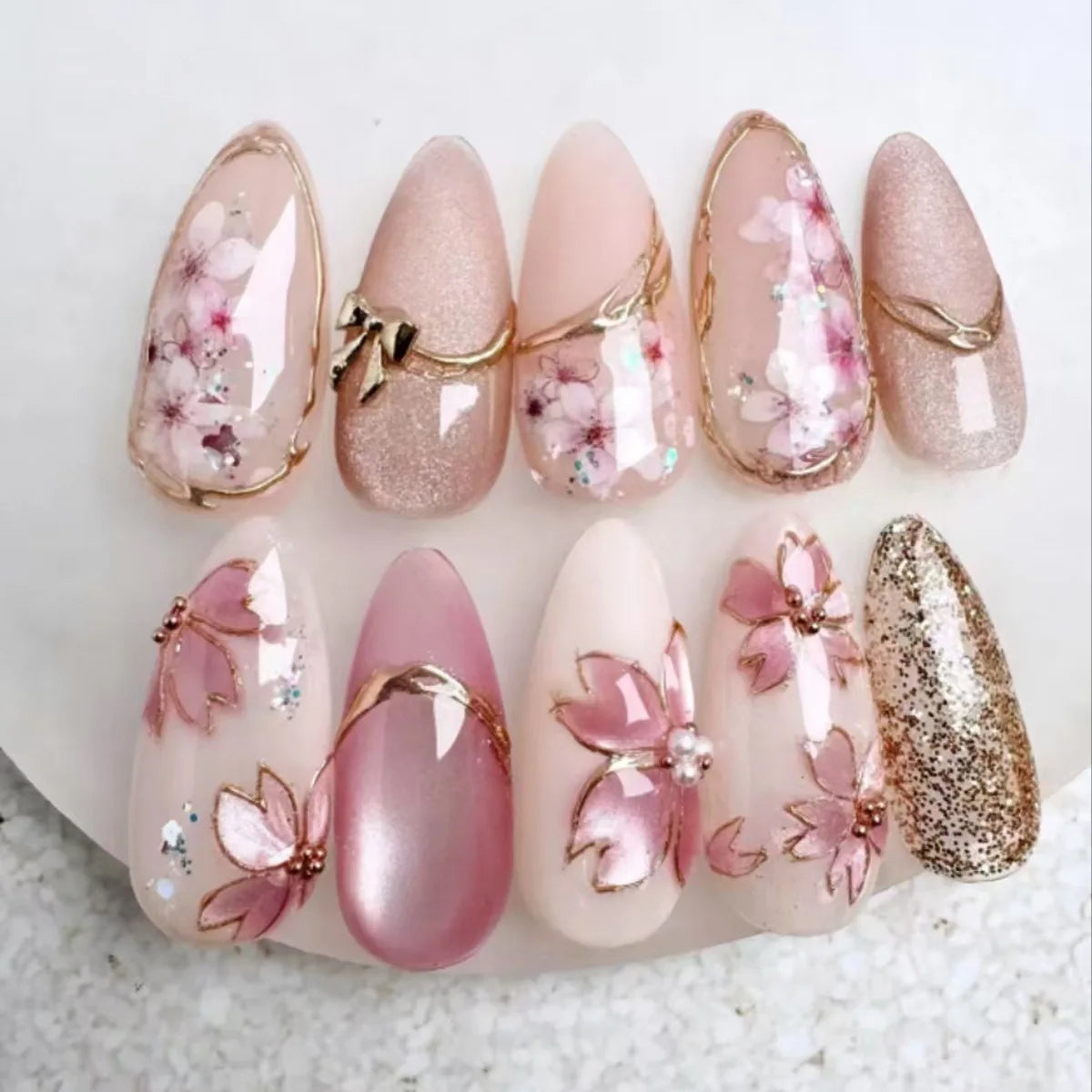 24pcs Gradient Pink Almond False Nail Tips Wearable Cat's Eye Smudge Design Nails Set Press on Sweet Butterfly Flower Fake Nails