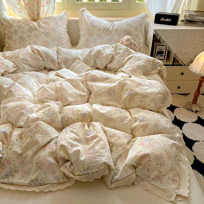 A 3-piece set of hollowed-out lace duvet covers, bedding including (1 duvet cover +2 pillowcases) without cores, comfortable