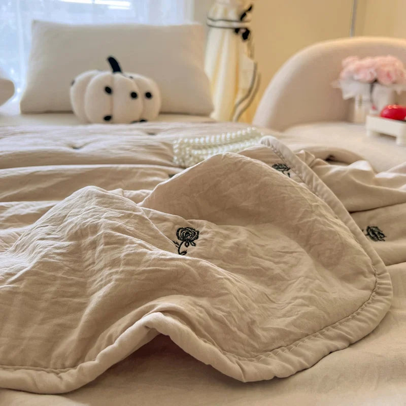 Japanese Minimalism Skin-friendly Blanket Breathable Single Double Duvet Washed Embroidered Comforter Thin Quilt
