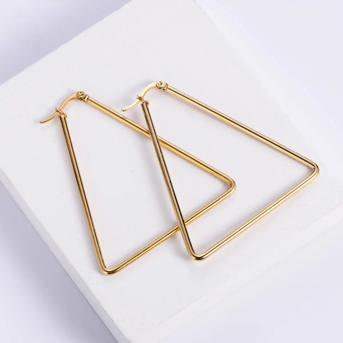 Trendy 1Pair Lovely Personality Exaggerated Hollow Heart Design Earring Cuff