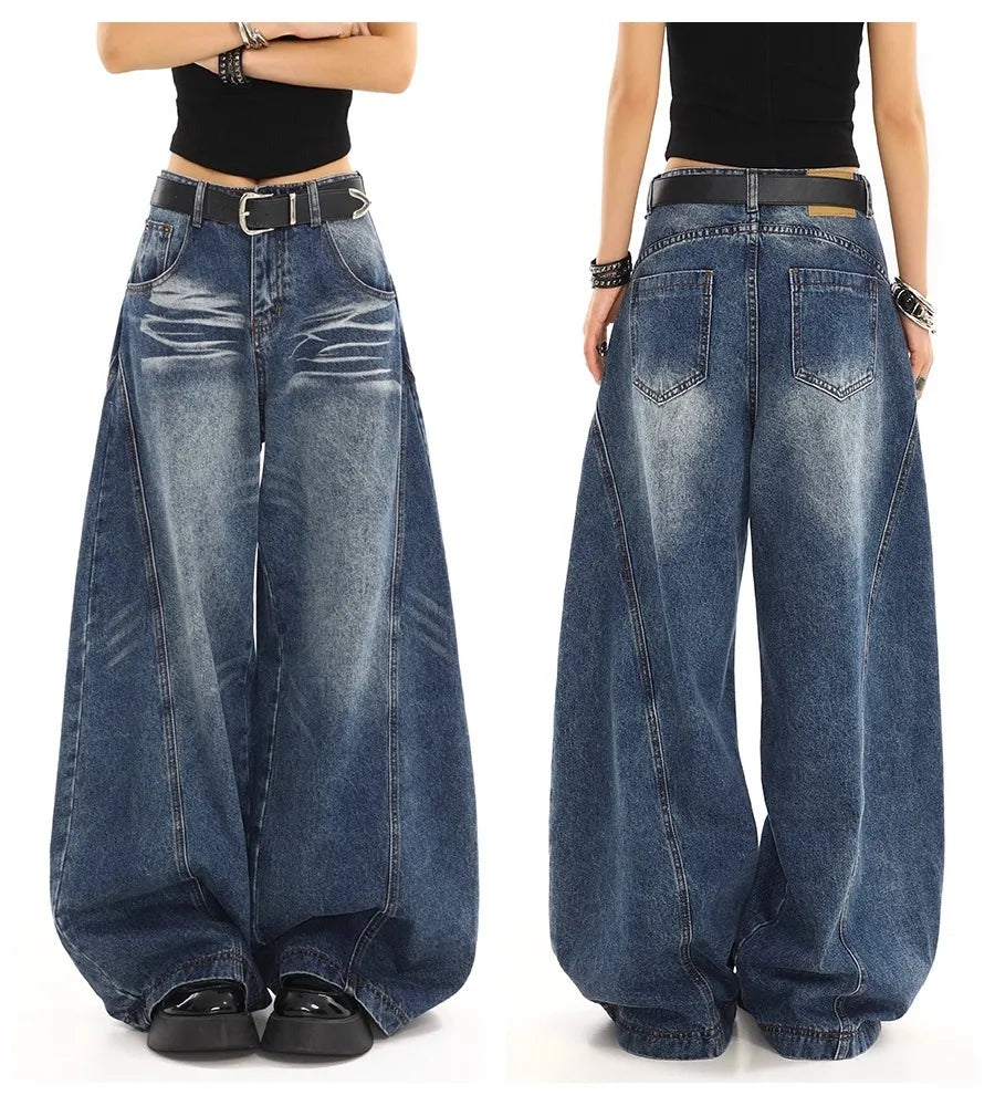 Scimitar-cut three-dimensional wide-leg jeans