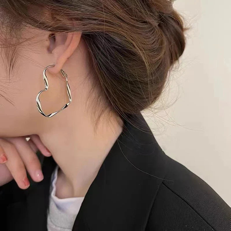 Trendy 1Pair Lovely Personality Exaggerated Hollow Heart Design Earring Cuff