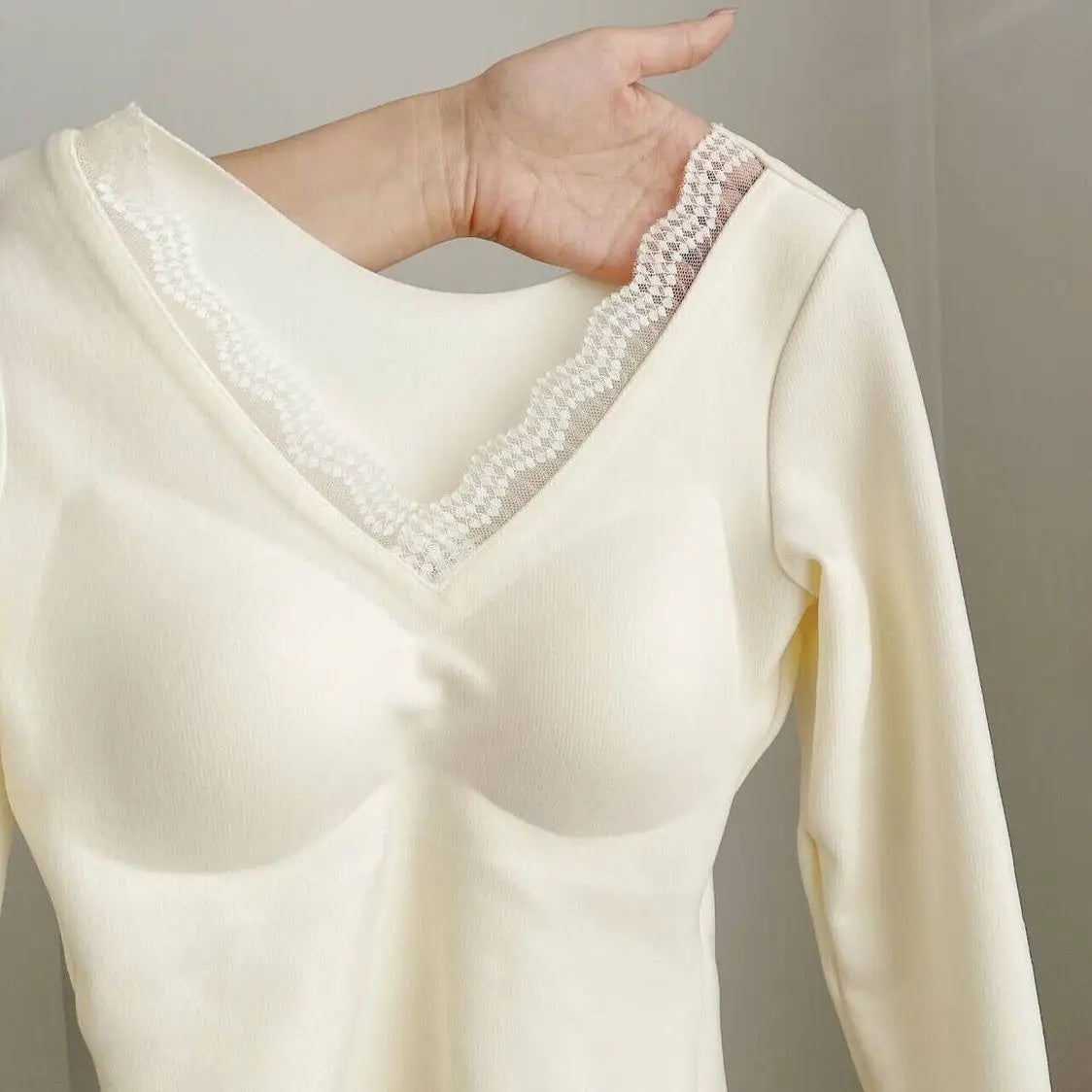 Lace Basic Top With Padding Bra V neck Warm Fleece Long sleeve T shirt Apricot White Lady Casual Blouse Underwear Tees