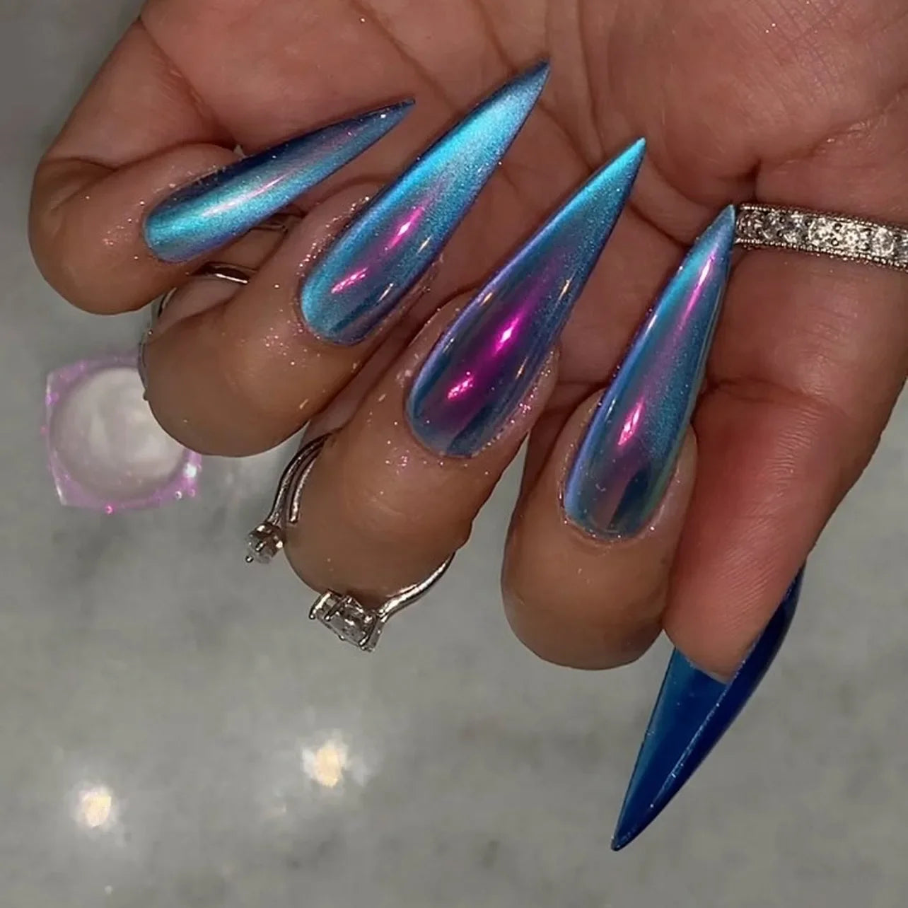 24Pcs Mid-length Almond Ballet False Nails Simple Cat Eye Design Press on Fake Nail Wearable Full Cover Nail Tips Manicure Tools