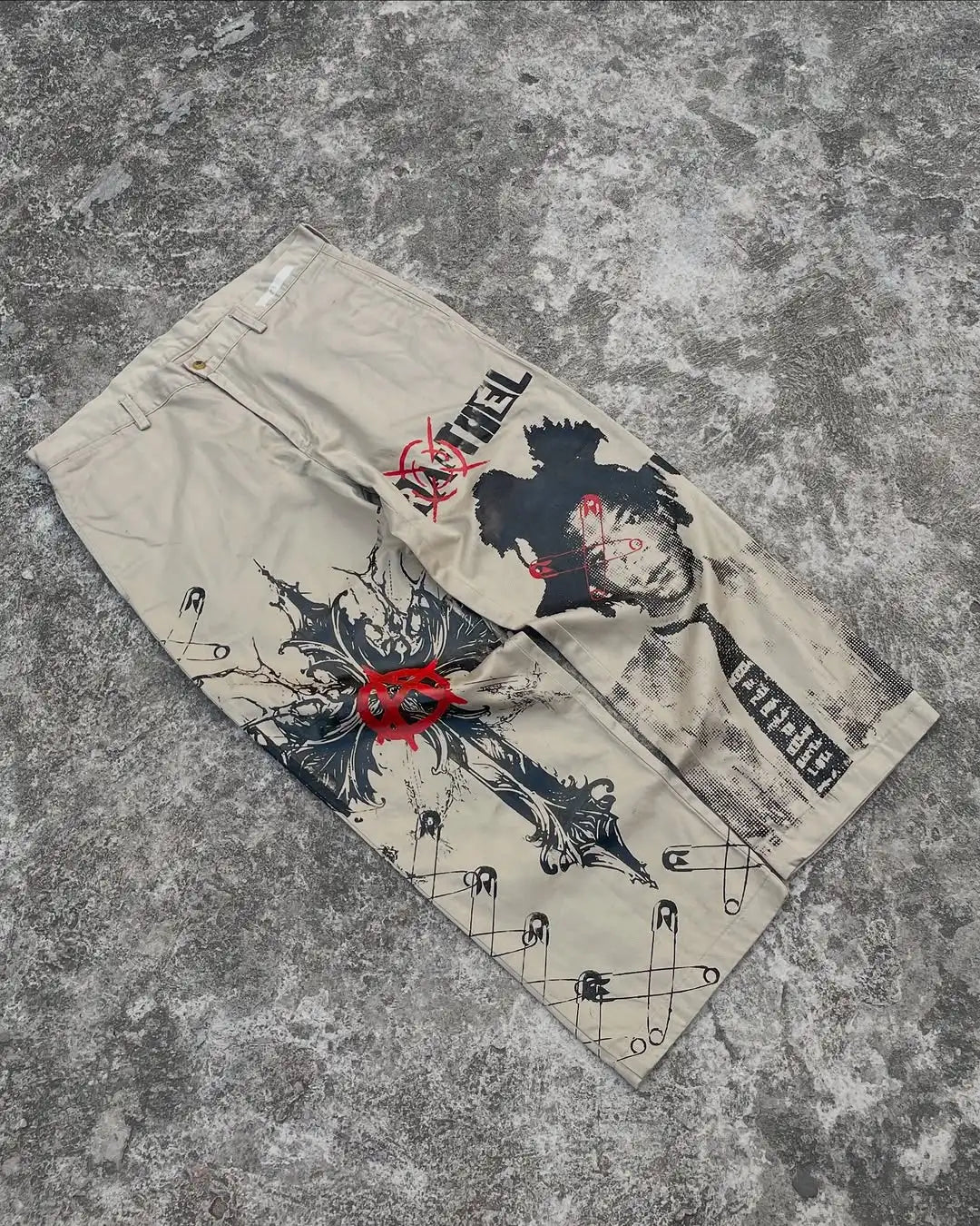 Y2K Goth Streetwear Cargo Pants Beige Wide Leg Trousers with Red Floral Graffiti Print Loose Fit Casual Punk Hip Hop Bottoms