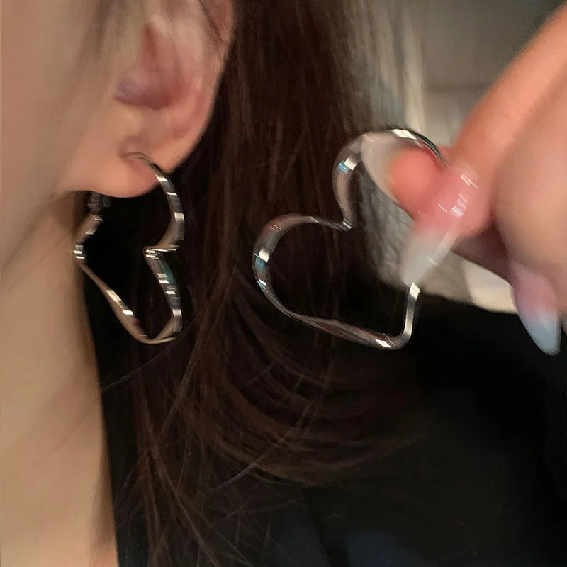Trendy 1Pair Lovely Personality Exaggerated Hollow Heart Design Earring Cuff