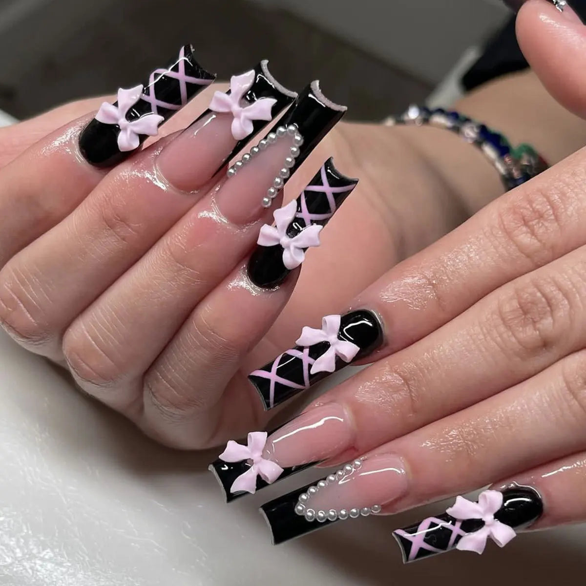 24pcs Rhinestones Full Cover Nail Art Datachable Glitter French Press on Nails Tip Flower Long Square Fake Nail Pink False Nails