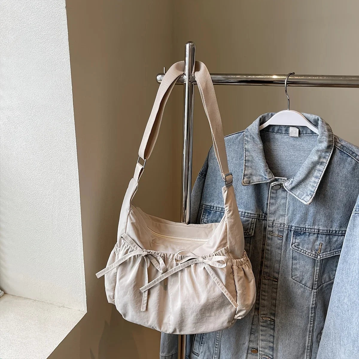 Large Capacity Shoulder Bags Lightweight Nylon Pleated Crossbody Bag Multiple Pockets Hobo Bag