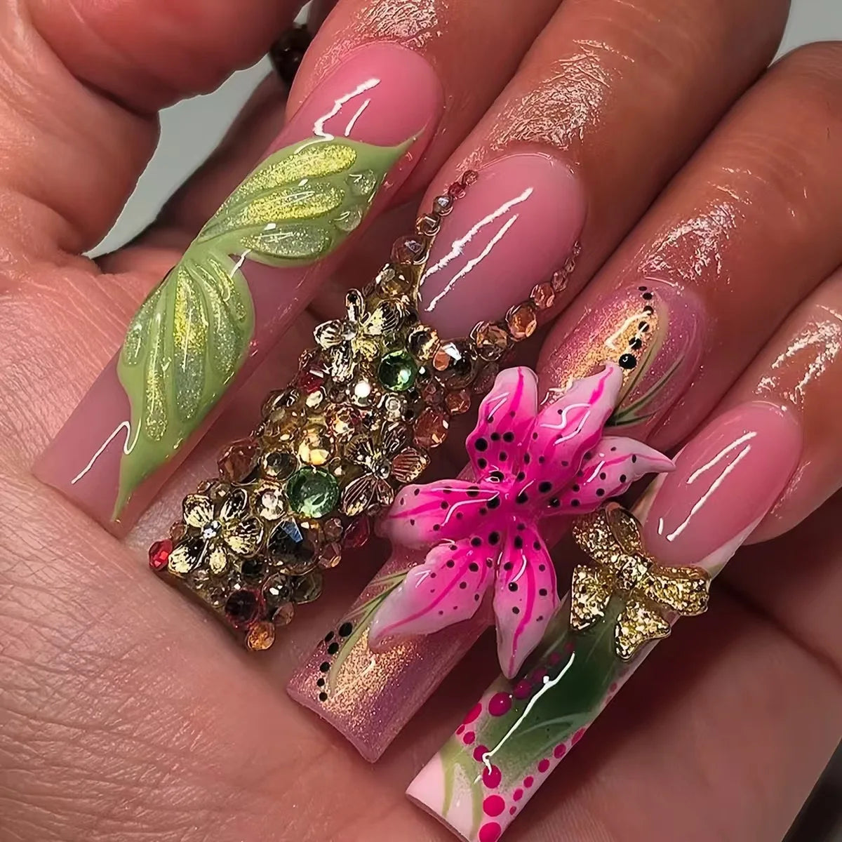 24pcs Rhinestones Full Cover Nail Art Datachable Glitter French Press on Nails Tip Flower Long Square Fake Nail Pink False Nails