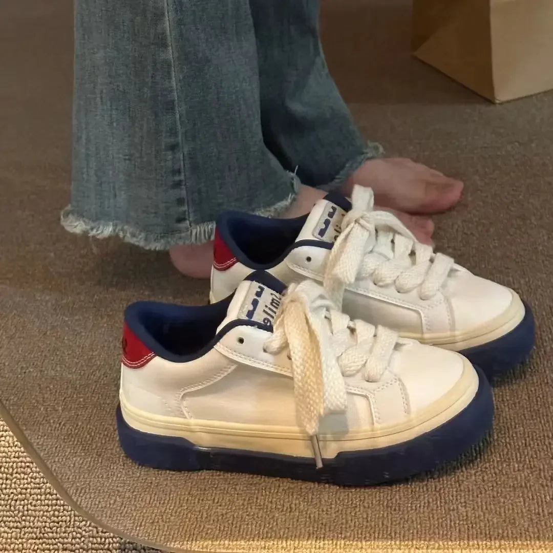 Vintage Red Canvas Low-top jogging Sneakers Casual Letter Embroidery Skateboard Shoes Students Flat outdoor trainers
