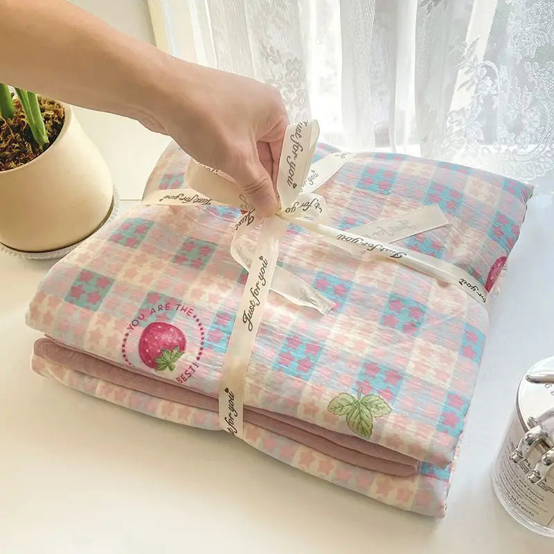 Ins Girls Strawberry Bedding Sets Queen Size Bed Sheet Set Duvet Cover Set With Pillowcase No Filling