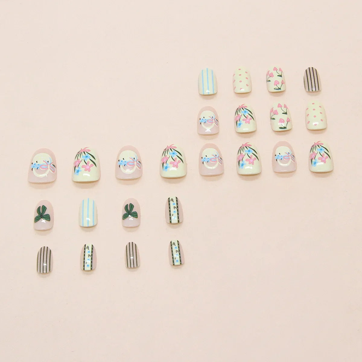 Short Round Head Fake Nails Sweet Strawberry Cherry Flower Bowknot Printed 24Pcs Press On Nails