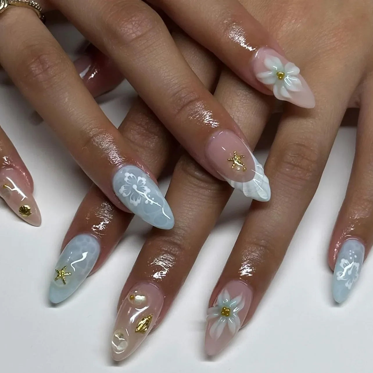 24pcs Light Blue False Nails Beach Style Seashell Starfish Flower Pattern Press On Nails Smudging French Almond Fake Nail