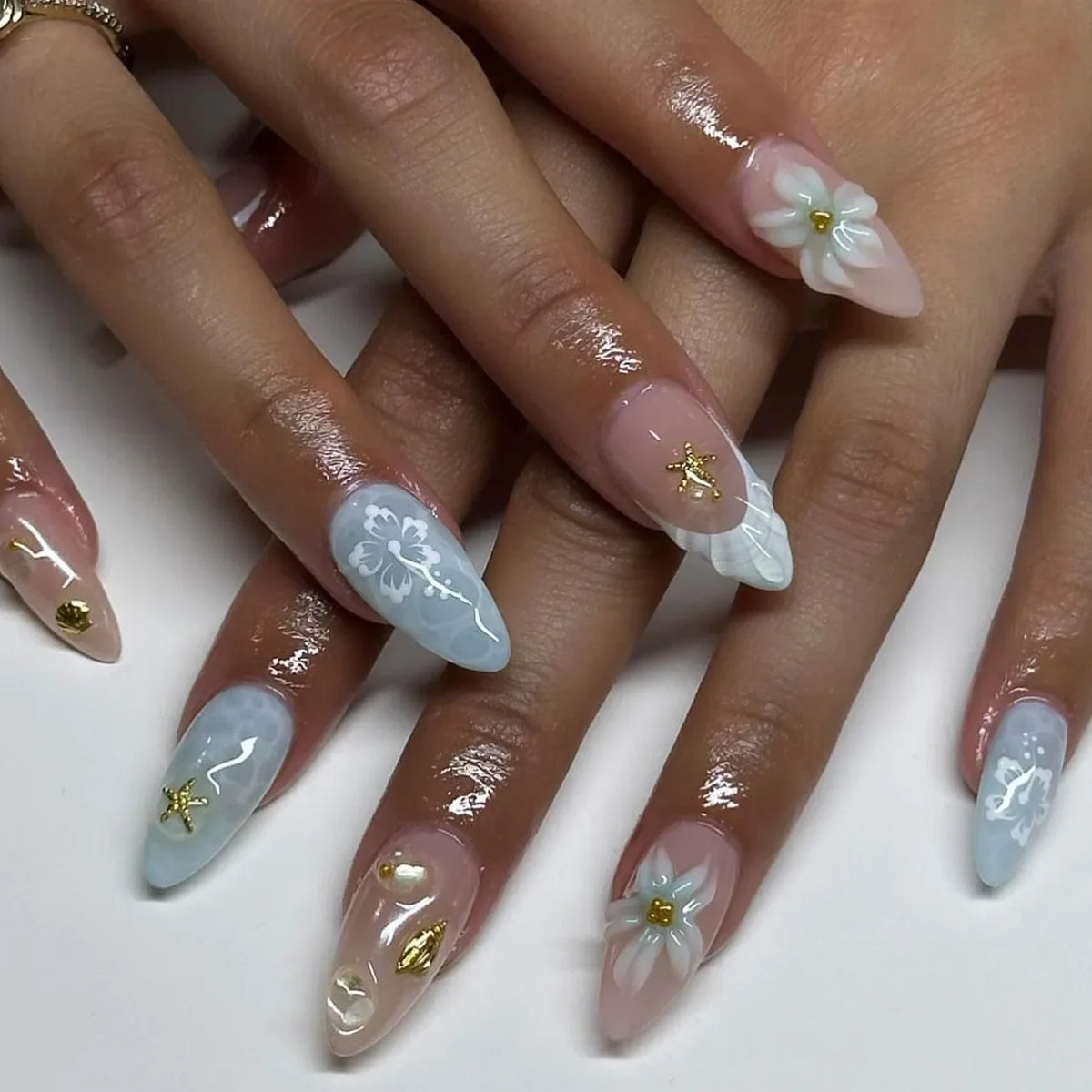 24pcs Light Blue False Nails Beach Style Seashell Starfish Flower Pattern Press On Nails Smudging French Almond Fake Nail