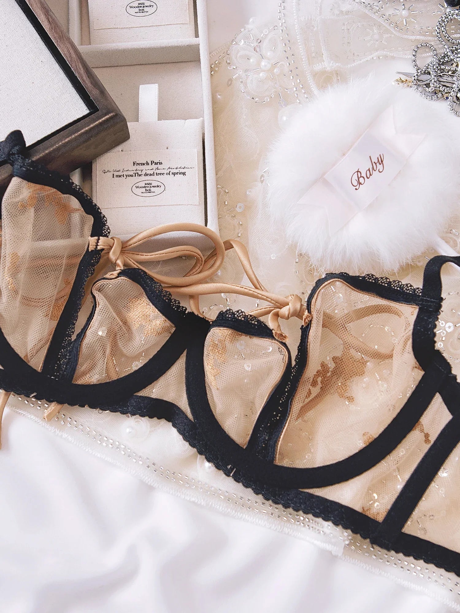 Sexy French Bra Embroidered Lace Lingerie with Briefs Suit Women Underwear