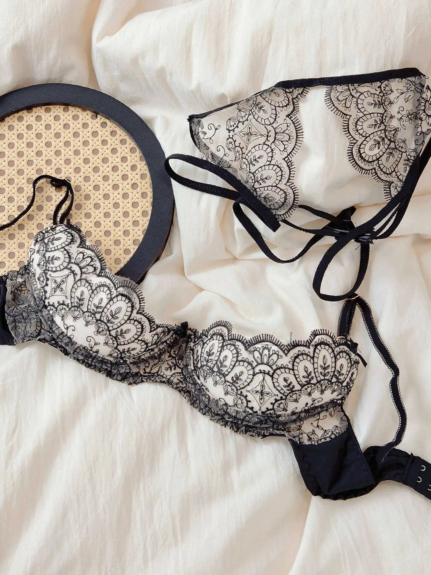 Sexy Lace Underwire Quarter-Cup Bra Set