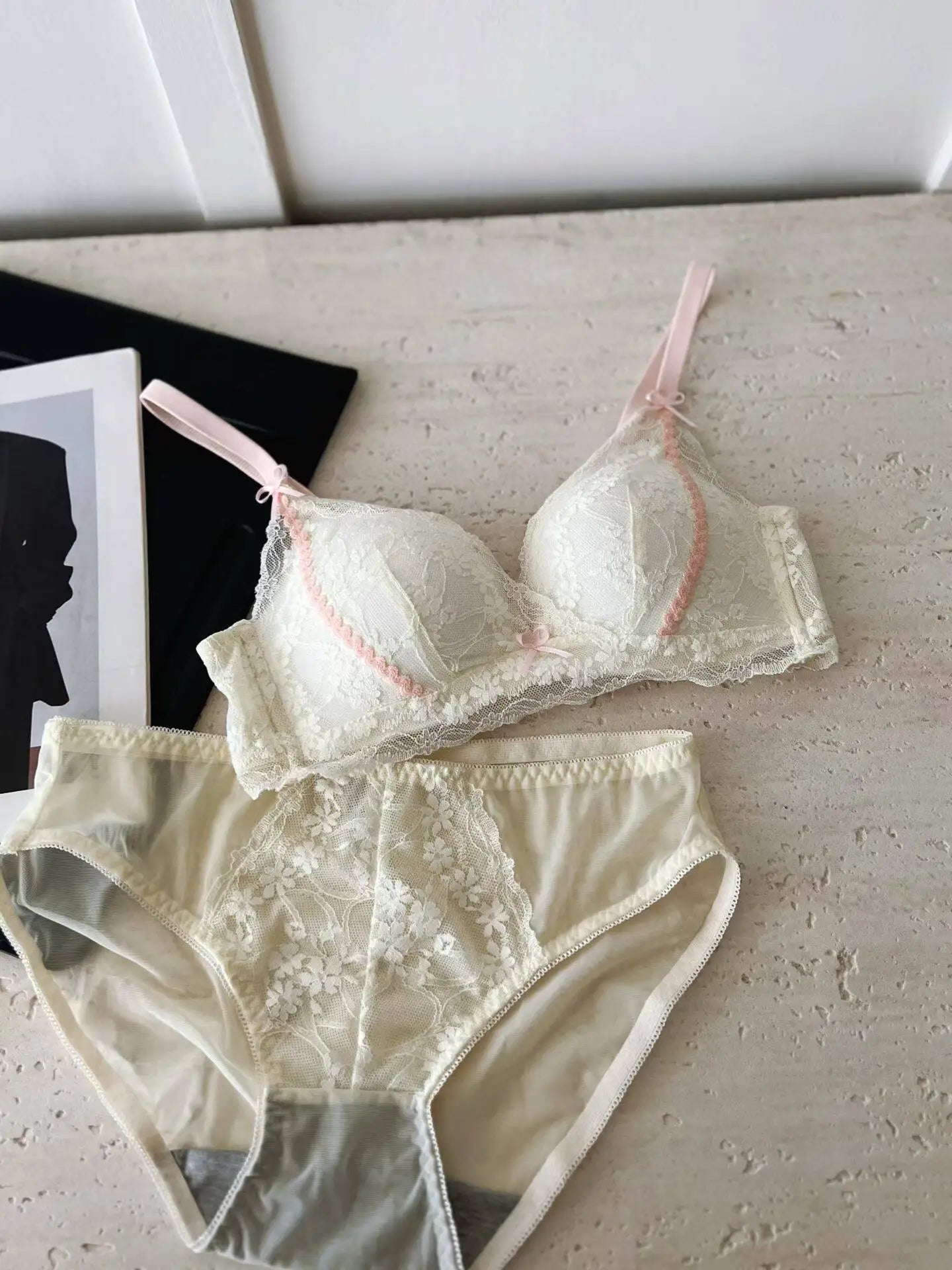 Sexy Pure Desire Style Lace Bra