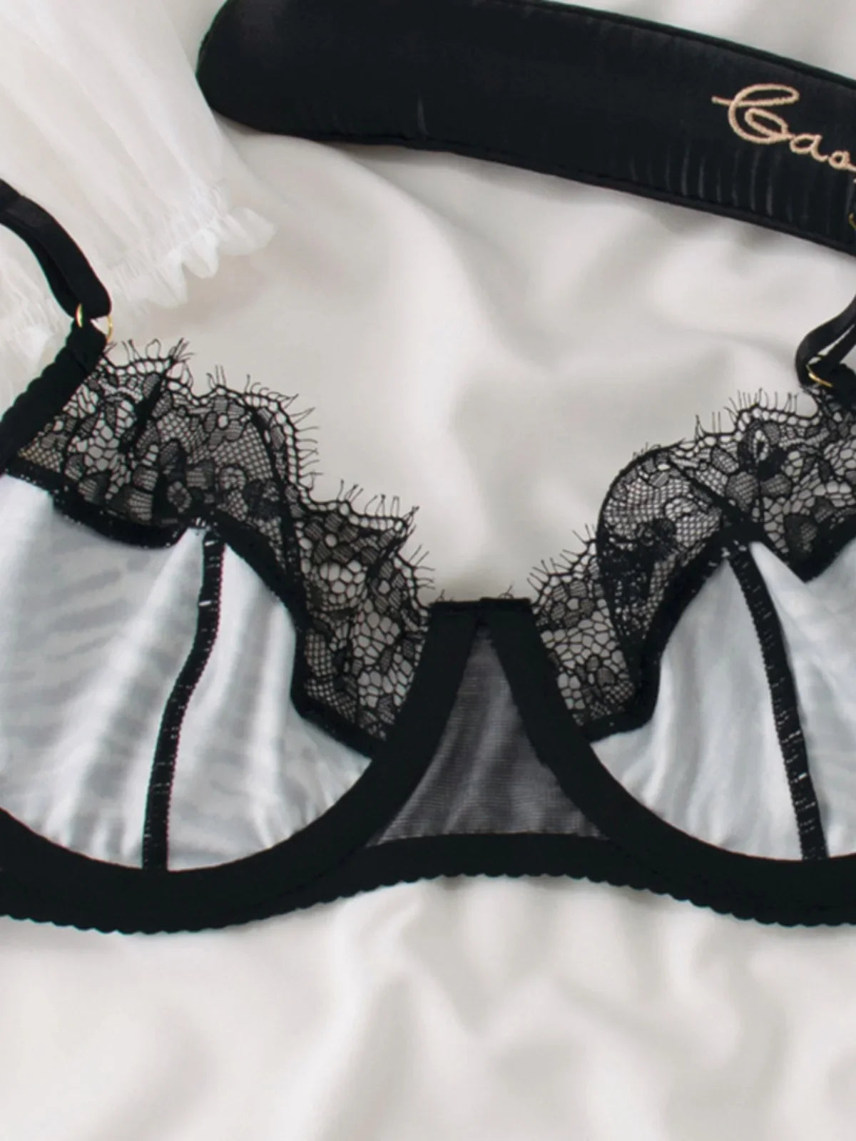 Sexy eyelash lace lingerie briefs sets with steel ring large breasts show small thin Underwear