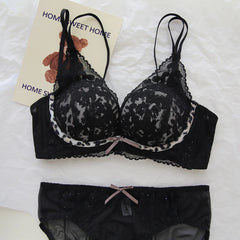 Sexy women's lingerie set. Wireless lace bra with double shoulder straps