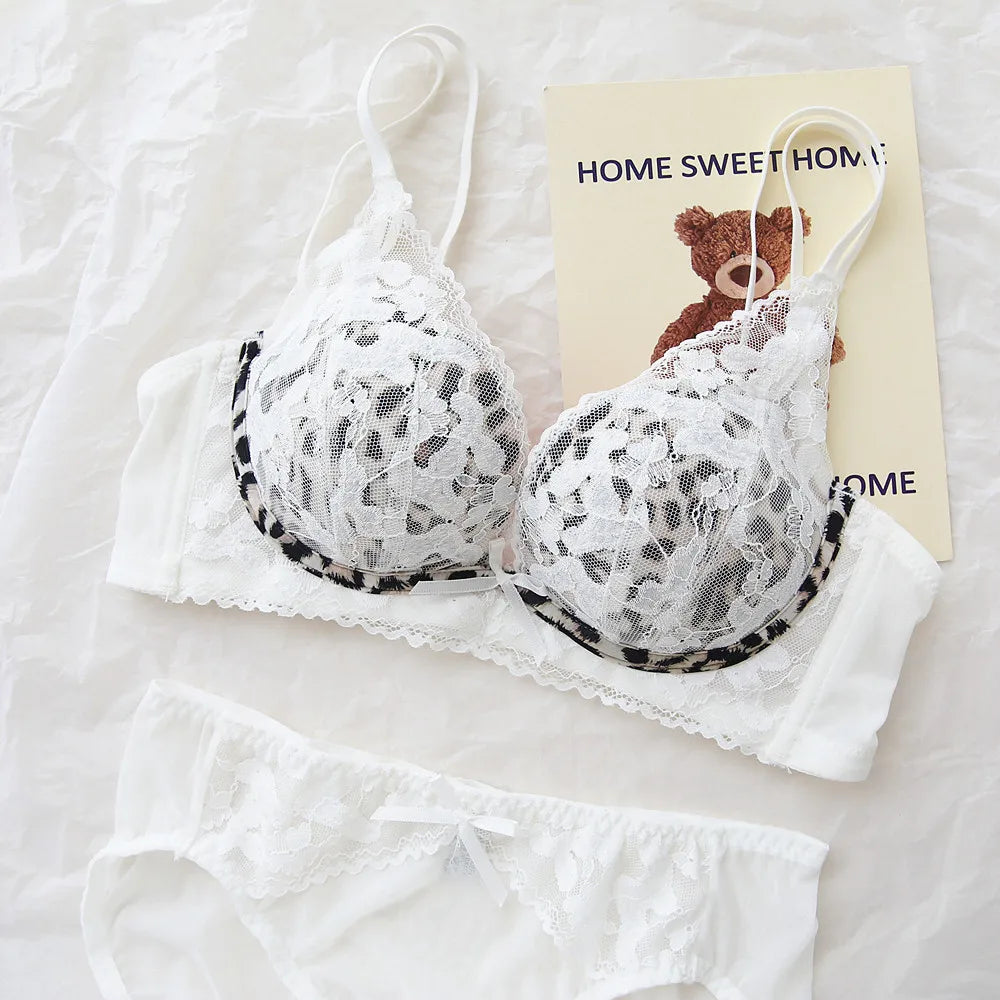 Sexy women's lingerie set. Wireless lace bra with double shoulder straps