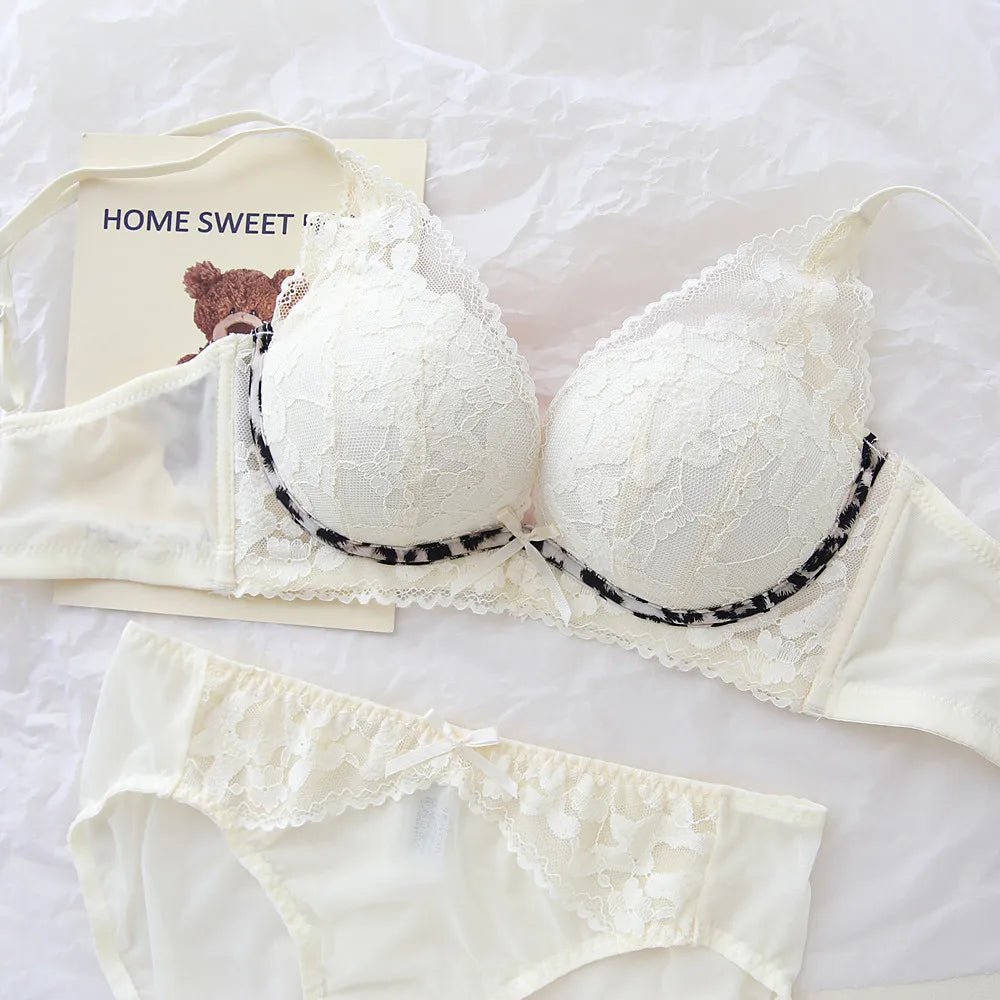 Sexy women's lingerie set. Wireless lace bra with double shoulder straps