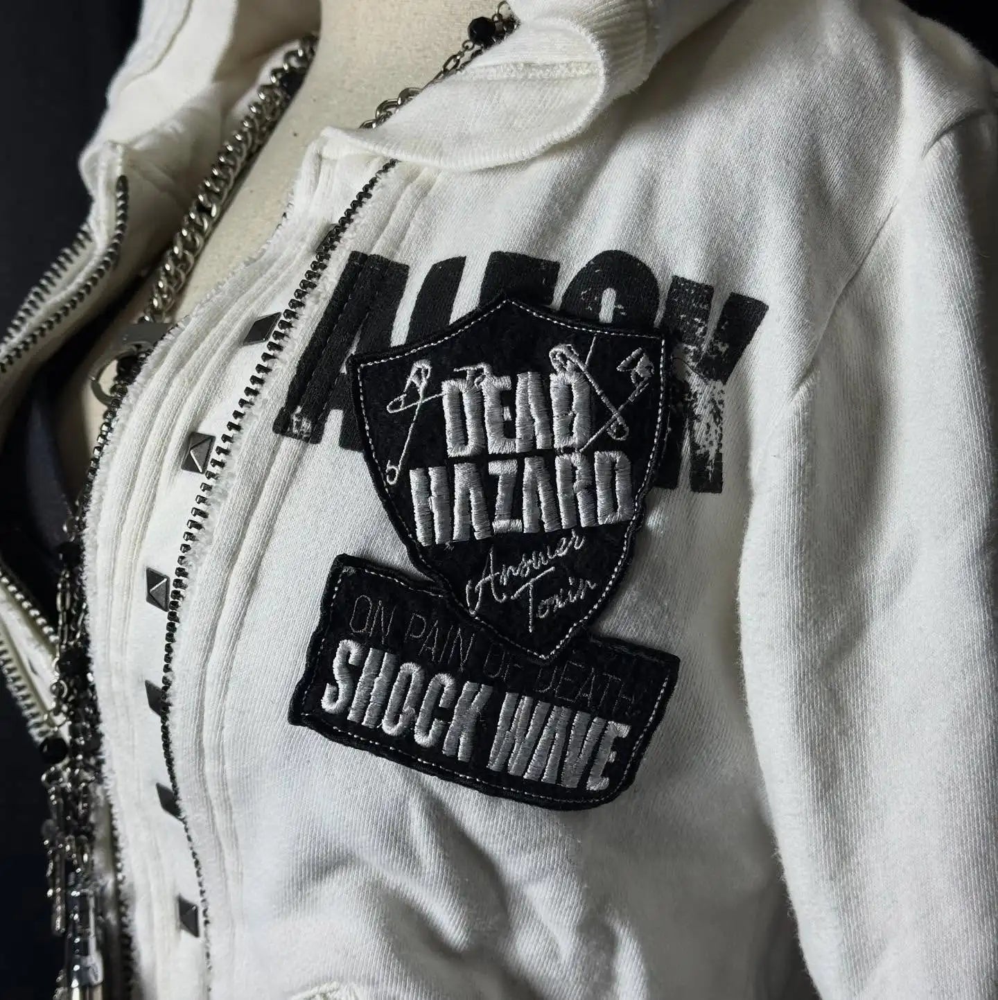 Retro Dark Style Zipper Hoodie Y2K Clothess Hip Hop Skull Patch Embroidery White Oversized Sweatshirt